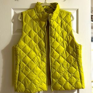 Loft, Perfect apple green vest, size XL